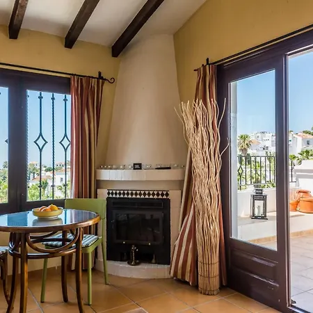 Casablanca 35 Oasis Apartment Nerja